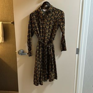 NWOT Boden button down dress. Gold and black. Size 8P US